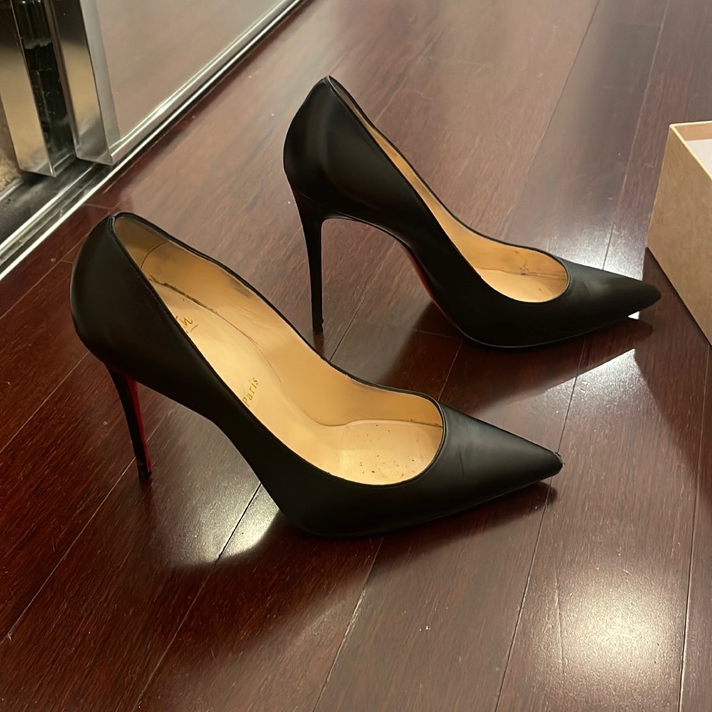 Christian loubiton black pointed heel